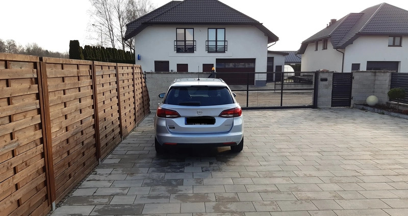 Opel Astra cena 41900 przebieg: 198000, rok produkcji 2016 z Grójec małe 562